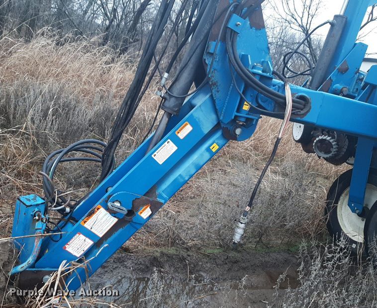 image for item LY9028 2002 Kinze 3700 no-till planter