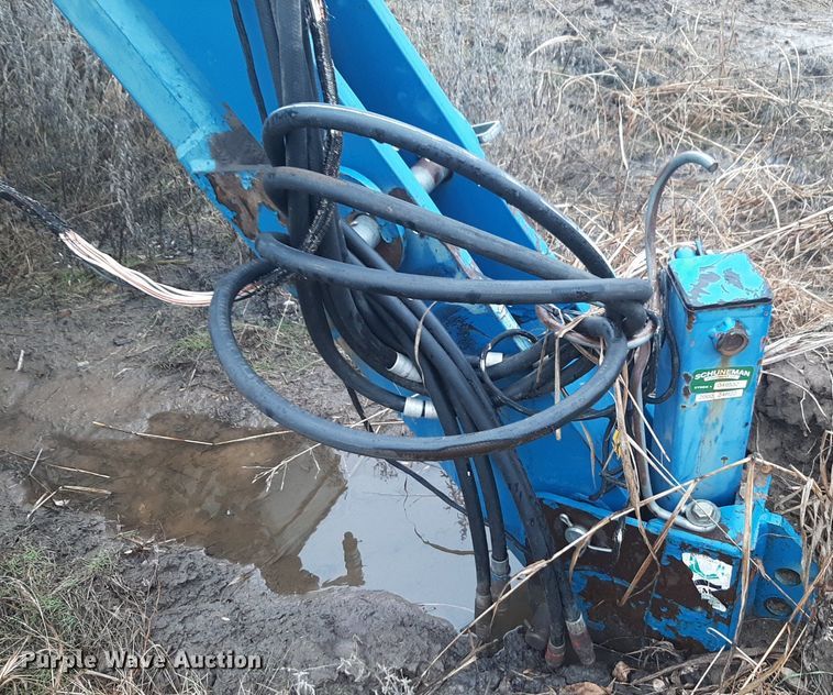 image for item LY9028 2002 Kinze 3700 no-till planter