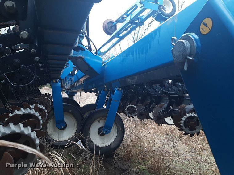 image for item LY9028 2002 Kinze 3700 no-till planter