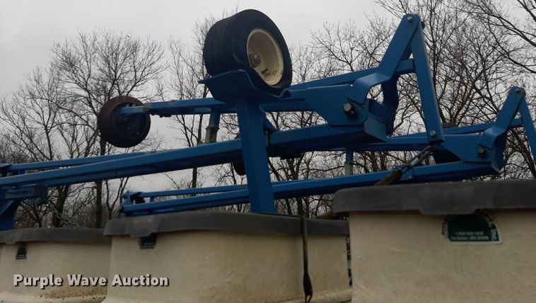 image for item LY9028 2002 Kinze 3700 no-till planter