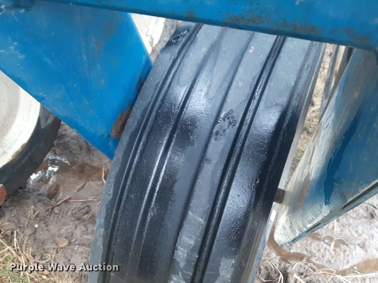 image for item LY9028 2002 Kinze 3700 no-till planter