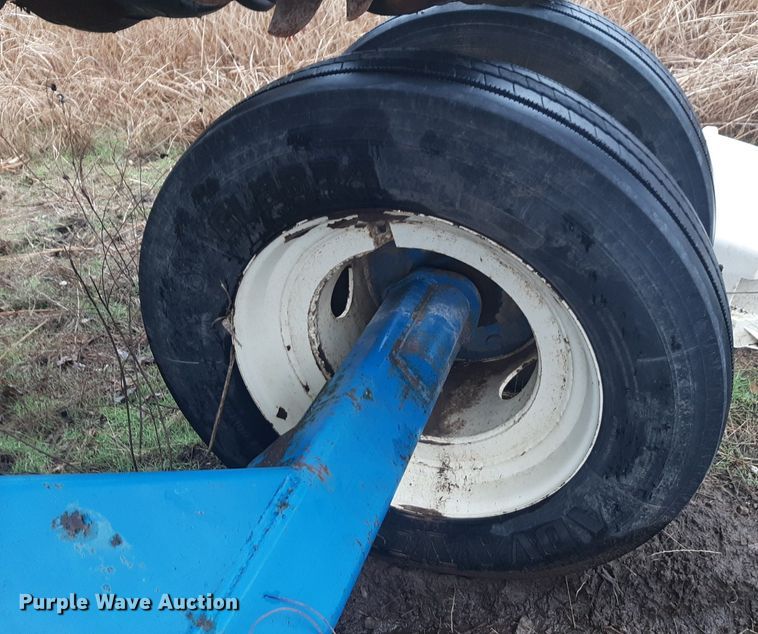 image for item LY9028 2002 Kinze 3700 no-till planter