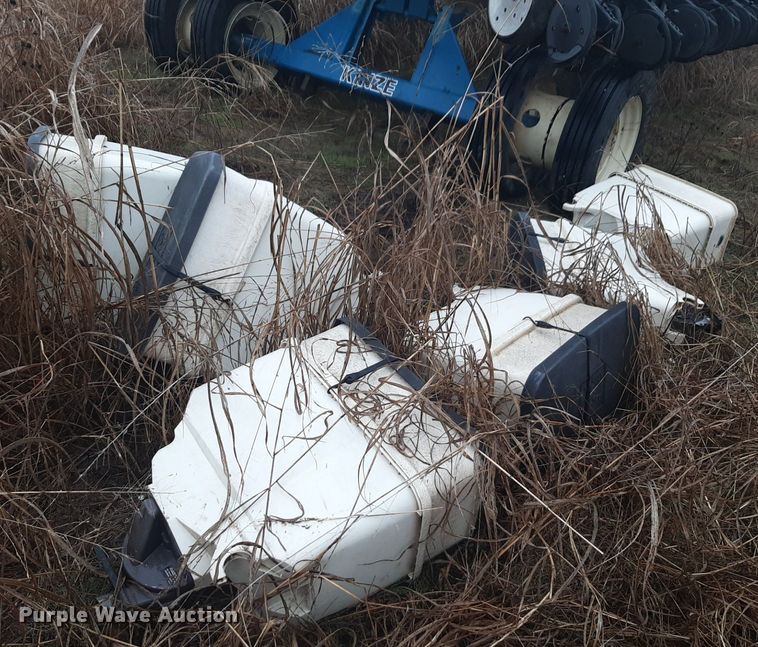 image for item LY9028 2002 Kinze 3700 no-till planter