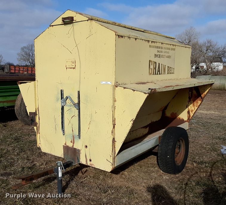 image for item LY9030 1993 Grain Belt 6P livestock feeder