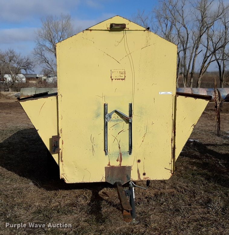 image for item LY9030 1993 Grain Belt 6P livestock feeder