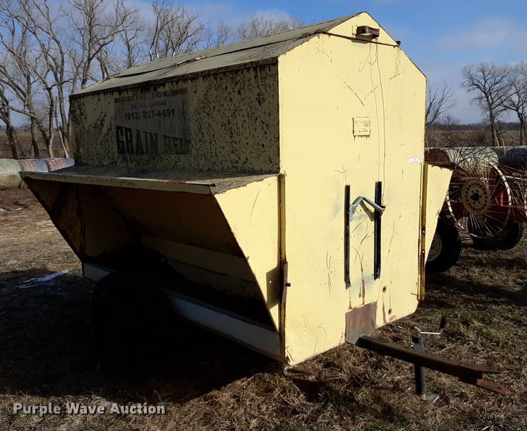 image for item LY9030 1993 Grain Belt 6P livestock feeder