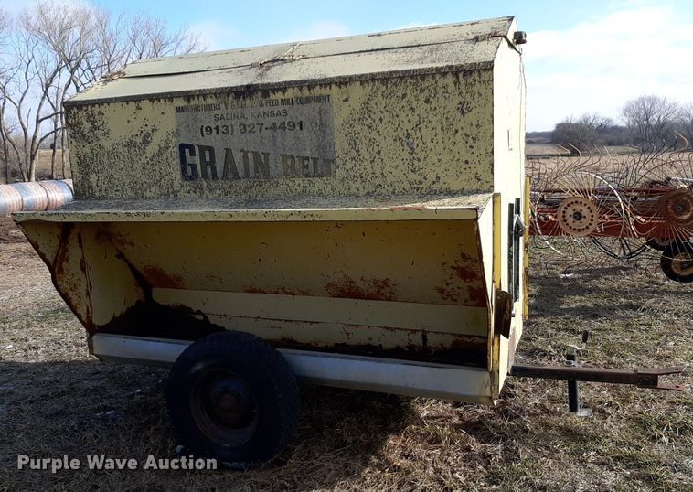 image for item LY9030 1993 Grain Belt 6P livestock feeder