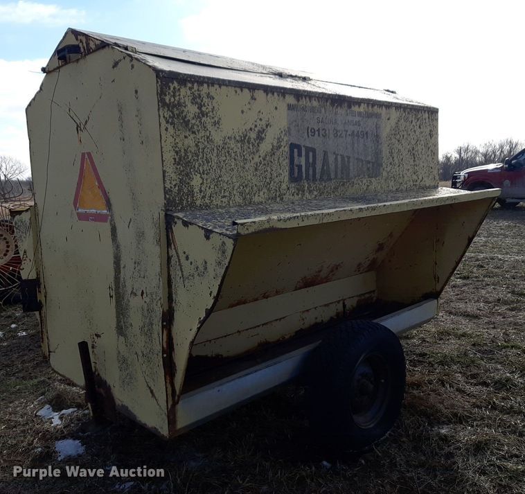 image for item LY9030 1993 Grain Belt 6P livestock feeder