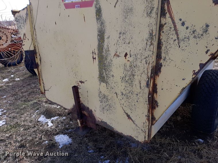 image for item LY9030 1993 Grain Belt 6P livestock feeder