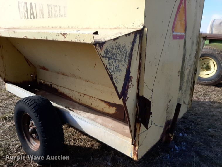 image for item LY9030 1993 Grain Belt 6P livestock feeder