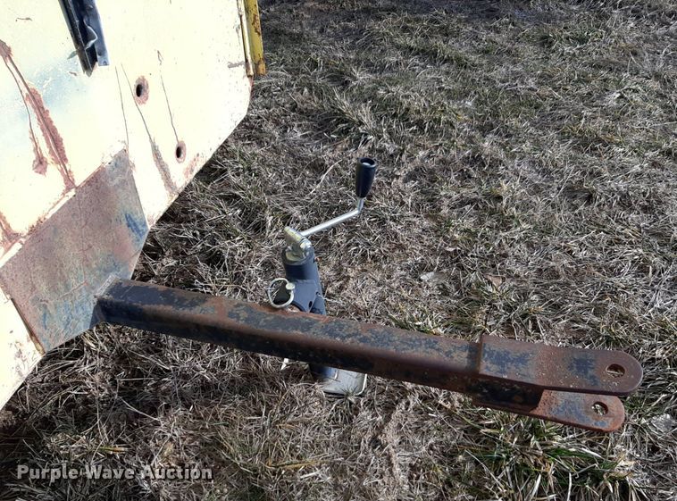 image for item LY9030 1993 Grain Belt 6P livestock feeder