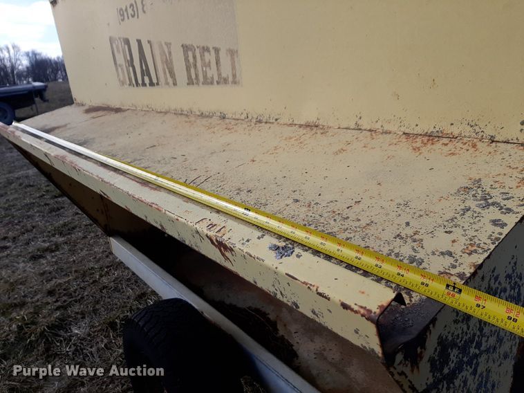 image for item LY9030 1993 Grain Belt 6P livestock feeder