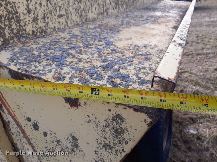 image for item LY9030 1993 Grain Belt 6P livestock feeder