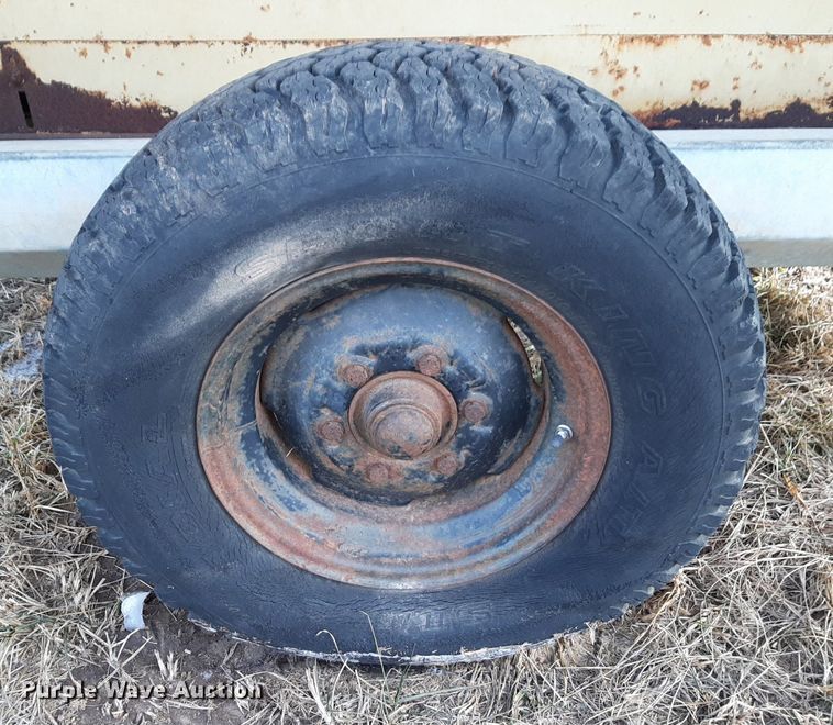 image for item LY9030 1993 Grain Belt 6P livestock feeder