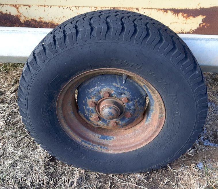 image for item LY9030 1993 Grain Belt 6P livestock feeder