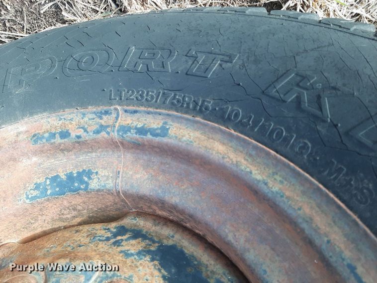 image for item LY9030 1993 Grain Belt 6P livestock feeder