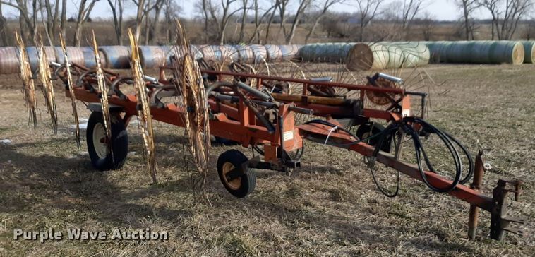 image for item LY9031 Hesston hay rake