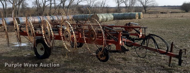 image for item LY9031 Hesston hay rake