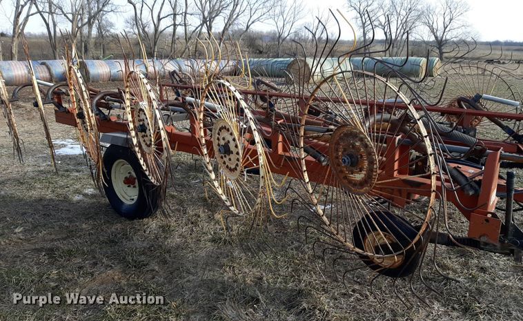 image for item LY9031 Hesston hay rake