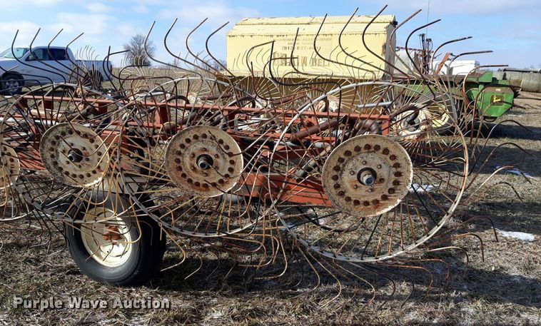 image for item LY9031 Hesston hay rake