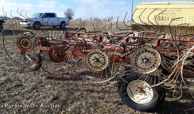 image for item LY9031 Hesston hay rake