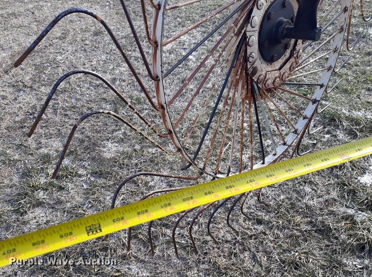 image for item LY9031 Hesston hay rake