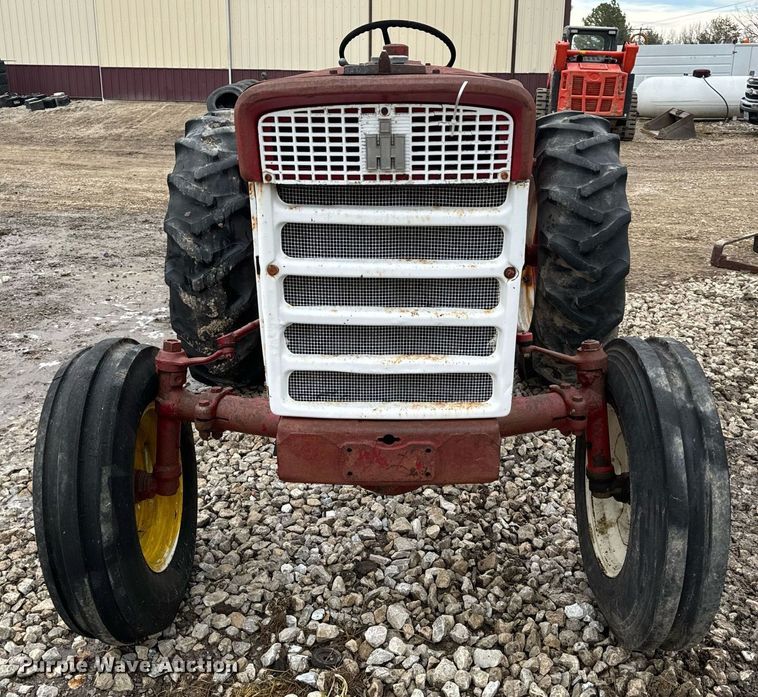 image for item NM9221 International Harvester 340 tractor