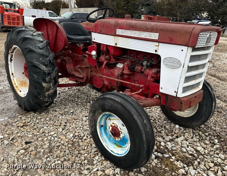 image for item NM9221 International Harvester 340 tractor