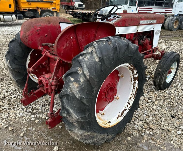 image for item NM9221 International Harvester 340 tractor