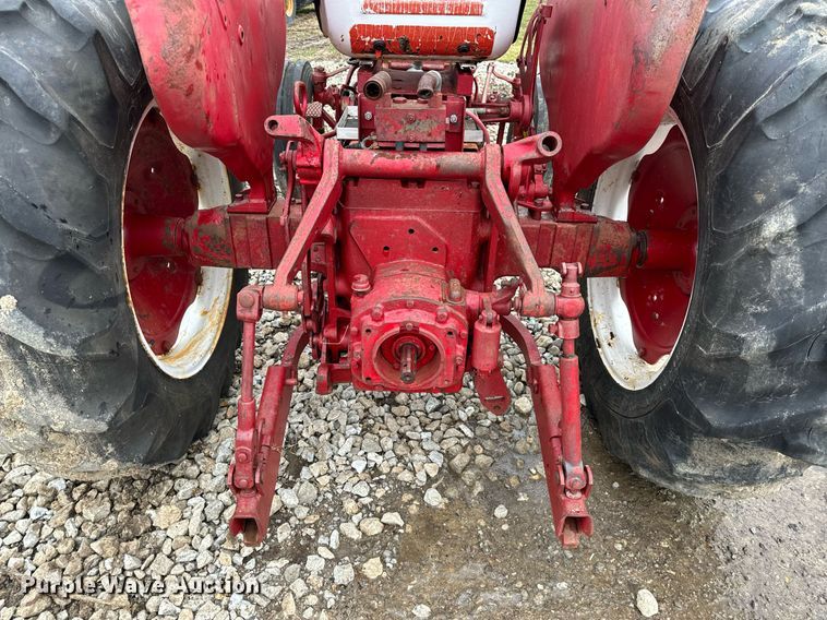 image for item NM9221 International Harvester 340 tractor