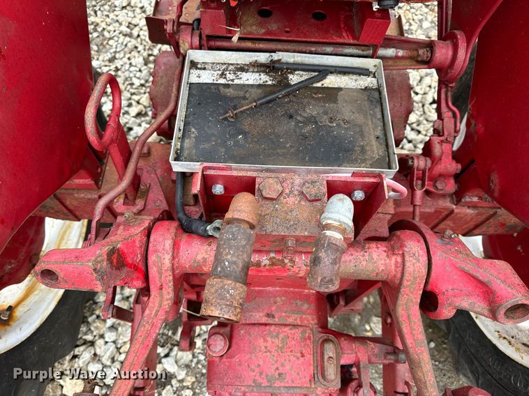 image for item NM9221 International Harvester 340 tractor