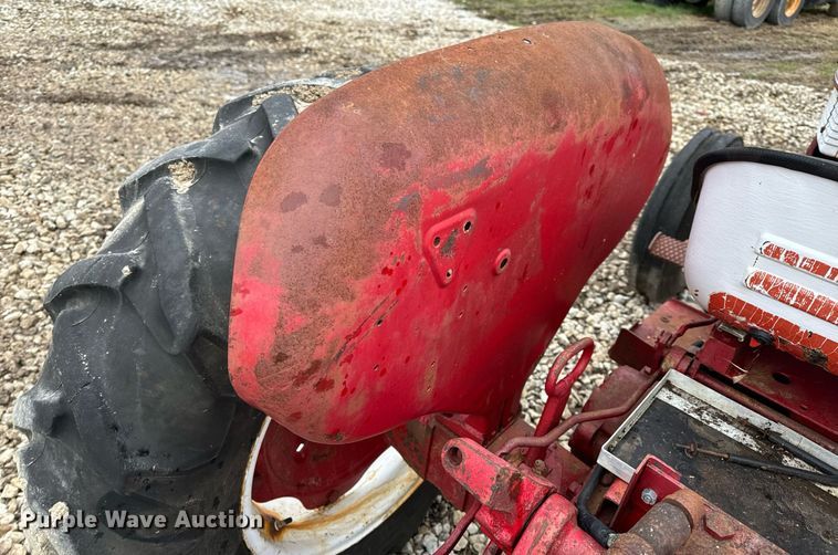 image for item NM9221 International Harvester 340 tractor