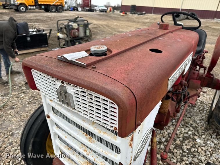 image for item NM9221 International Harvester 340 tractor