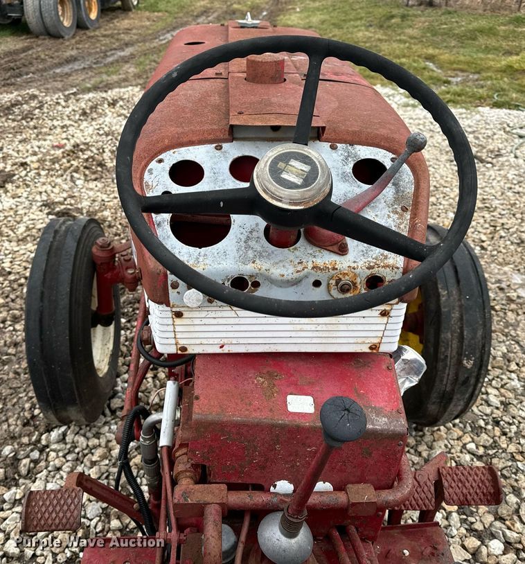 image for item NM9221 International Harvester 340 tractor