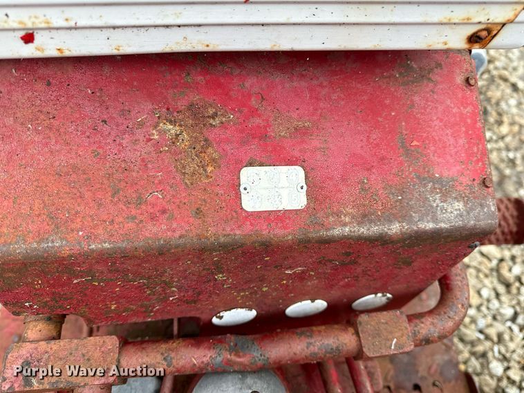 image for item NM9221 International Harvester 340 tractor