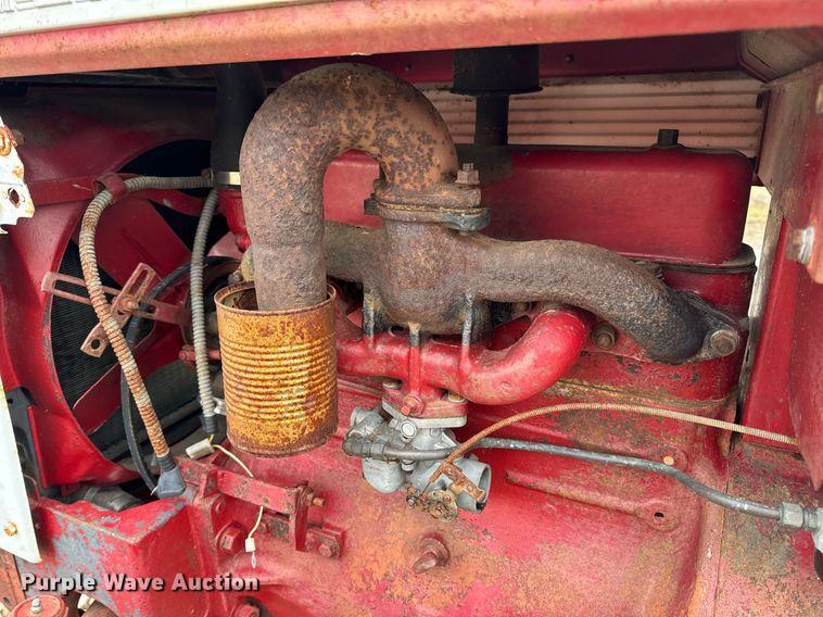 image for item NM9221 International Harvester 340 tractor