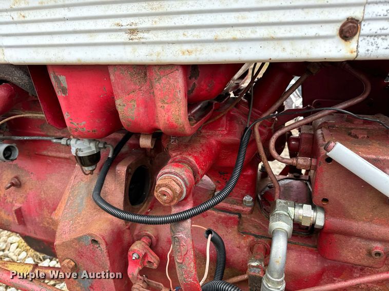 image for item NM9221 International Harvester 340 tractor