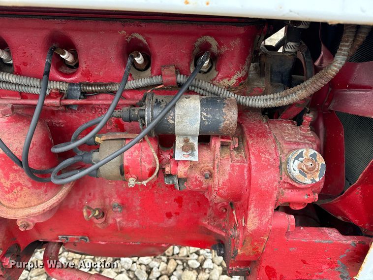 image for item NM9221 International Harvester 340 tractor