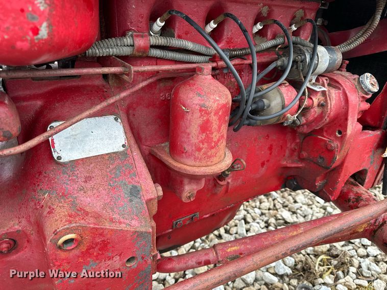 image for item NM9221 International Harvester 340 tractor