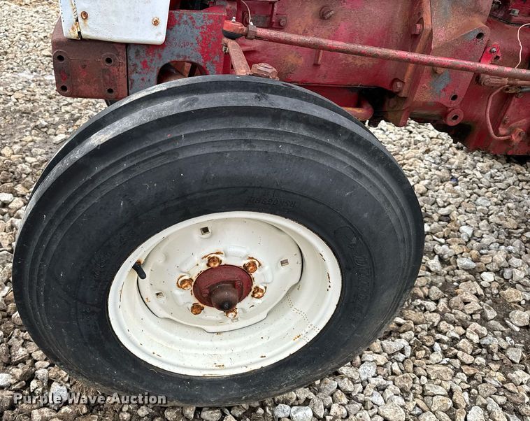 image for item NM9221 International Harvester 340 tractor