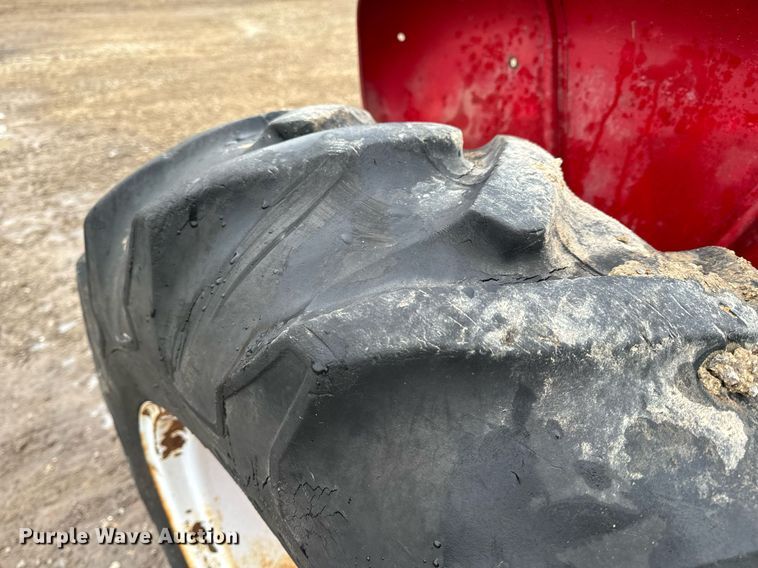 image for item NM9221 International Harvester 340 tractor