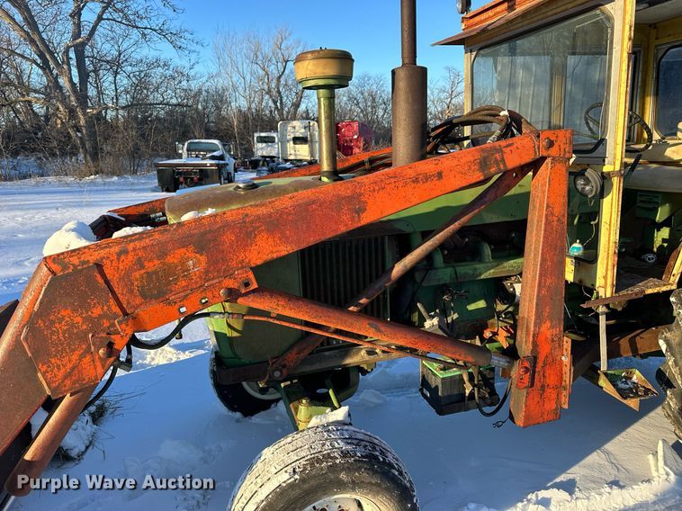 image for item NS9162 1963 John Deere 4010 tractor