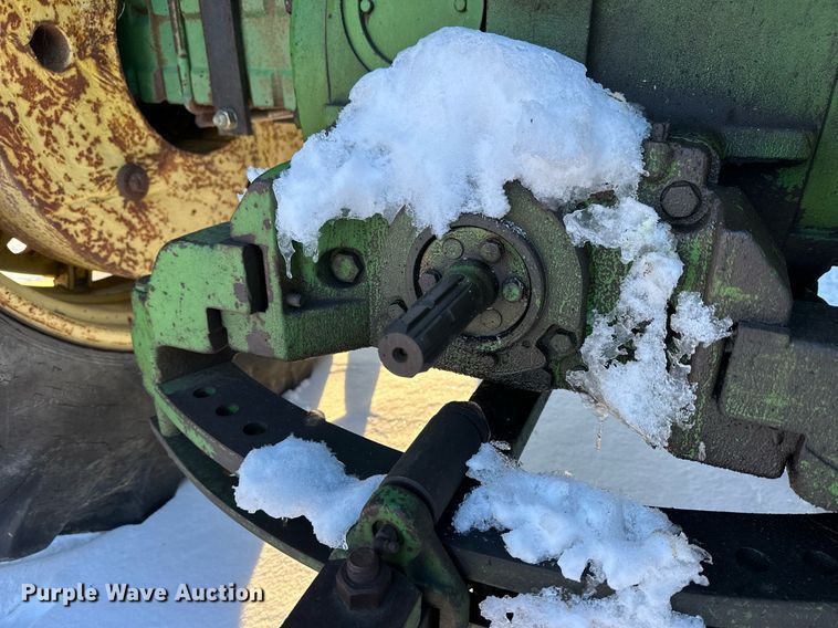 image for item NS9162 1963 John Deere 4010 tractor