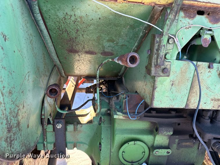 image for item NS9162 1963 John Deere 4010 tractor