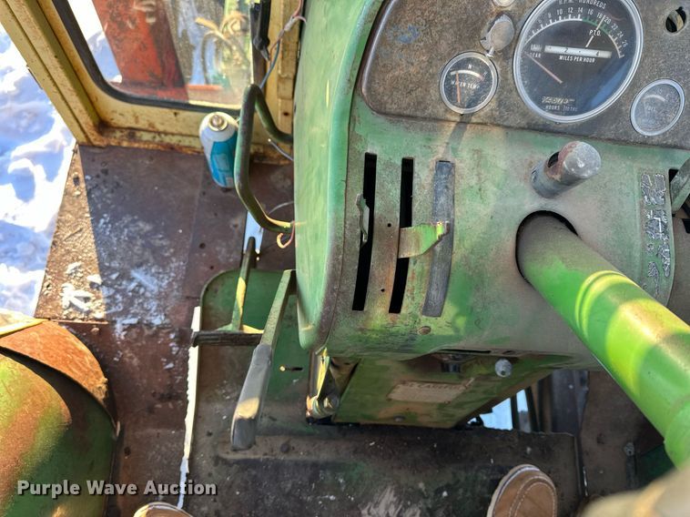 image for item NS9162 1963 John Deere 4010 tractor