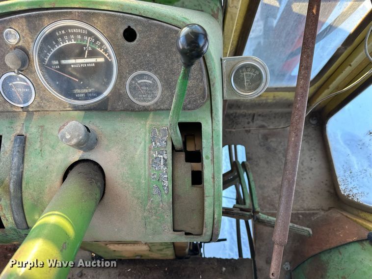 image for item NS9162 1963 John Deere 4010 tractor