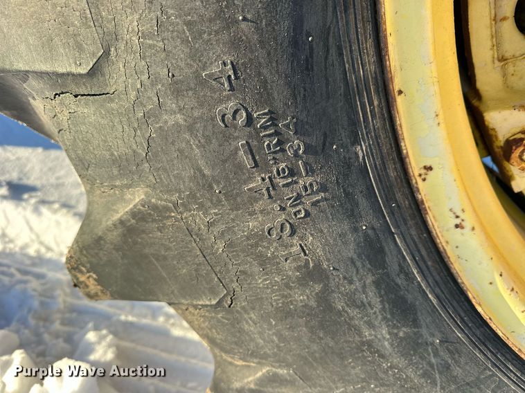 image for item NS9162 1963 John Deere 4010 tractor