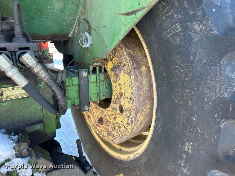 image for item NS9162 1963 John Deere 4010 tractor