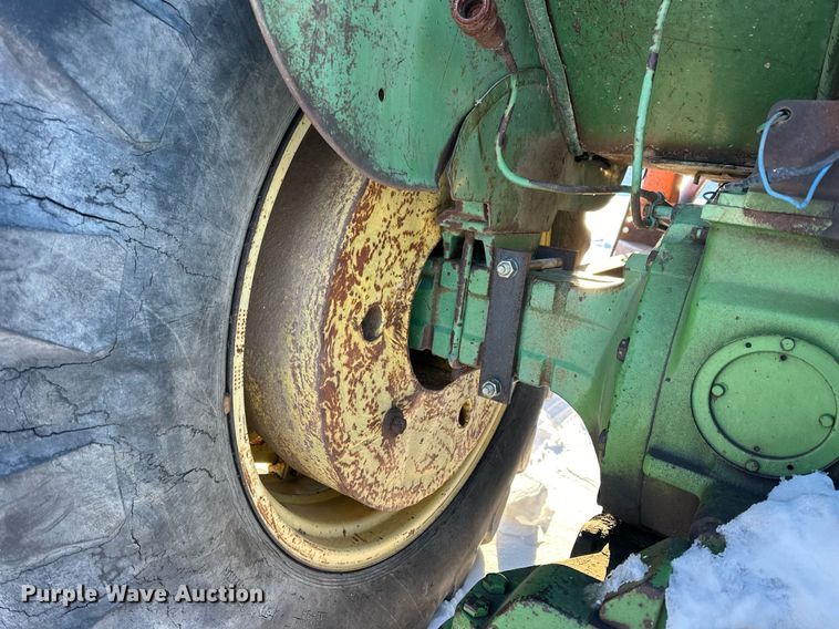 image for item NS9162 1963 John Deere 4010 tractor