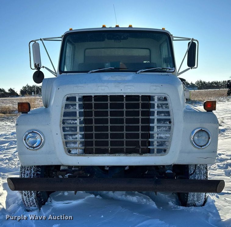 image for item NS9164 1979 Ford 800 feed delivery truck